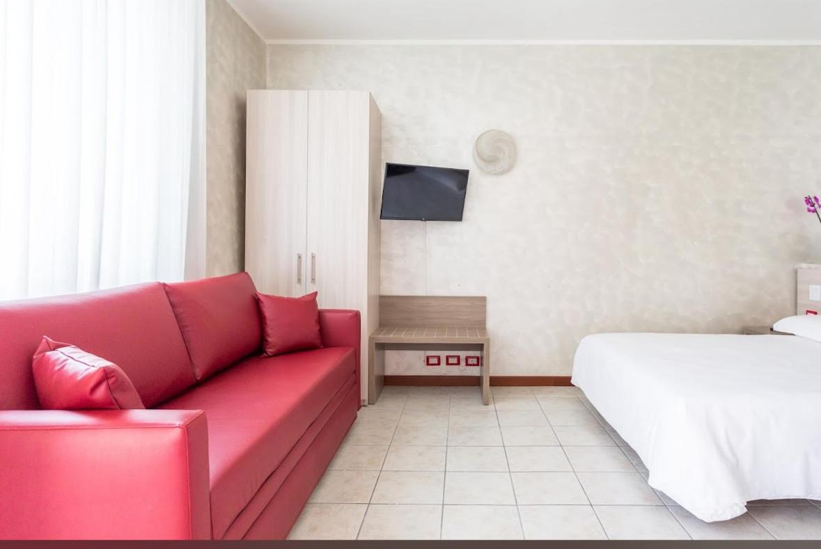 Hotel Italia Dormelletto Exteriör bild