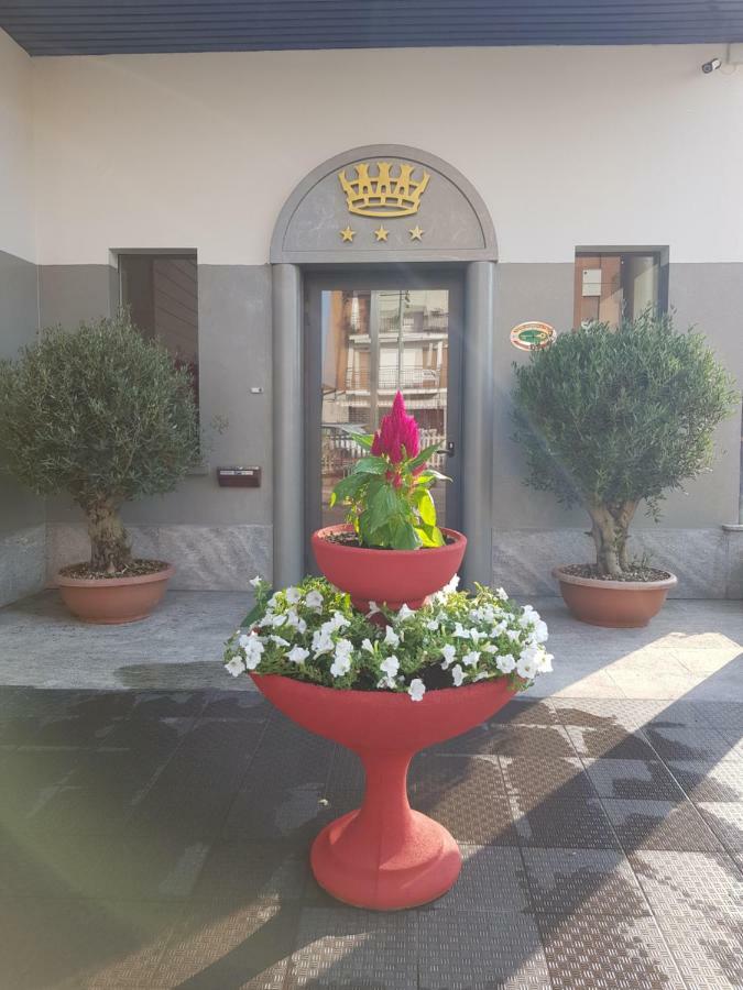 Hotel Italia Dormelletto Exteriör bild